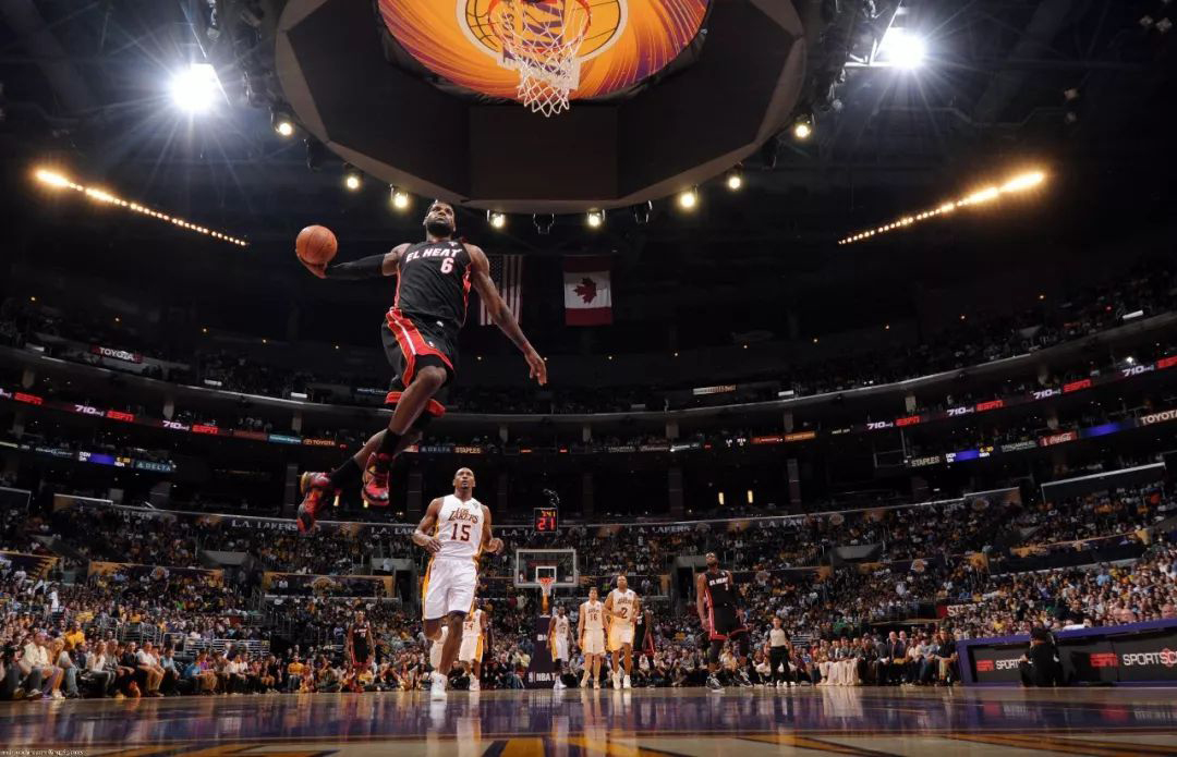 “互聯(lián)網(wǎng)+體育”場(chǎng)景是關(guān)鍵 看動(dòng)因體育、NBA、Keep如何連接線上與線下丨體育經(jīng)理人